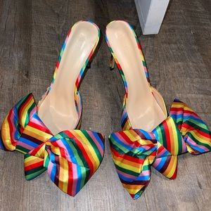 MULTI COLOR PUMPS